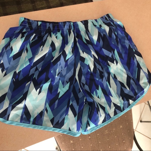 NWOT Nike kids blue patterned dry-fit shorts xl - Picture 3 of 4